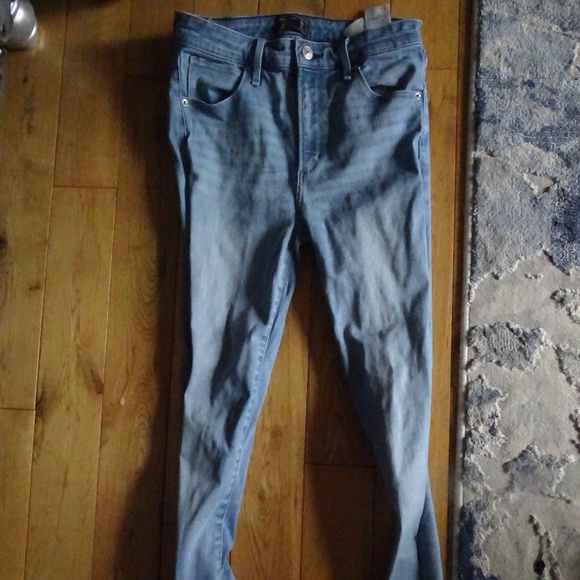 ABERCROMBIE & FITCH  HIGH RISE SUPER SKINNY JEANS 26X32 - Picture 1 of 3
